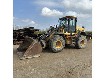 Chargeuse sur pneus JCB 437