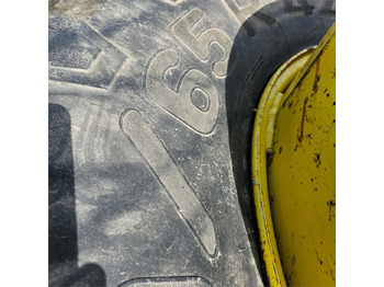 Tracteur agricole John Deere 650/65R42: photos 4