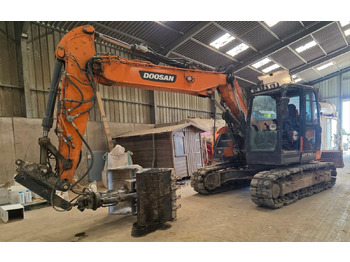 Pelle sur chenille DOOSAN DX140LCR-5