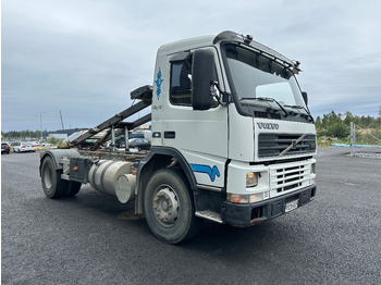 Camion multibenne Volvo FM7 4x2 vaijerilaitteilla: photos 3