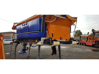 Epandeur de sable pour Véhicule de voirie/ Spécial Schmidt Solarko piaskarka SCHMIDT STRATOS 5m3: photos 3