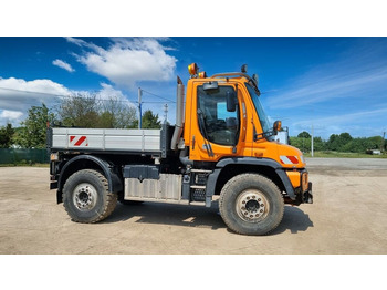 Véhicule de voirie/ Spécial Mercedes-Benz Unimog U527: photos 2