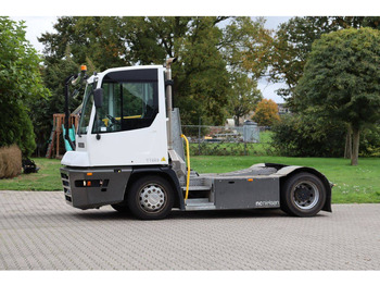 Tracteur portuaire TERBERG