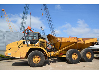 Tombereau articulé CATERPILLAR