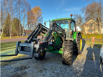 Tracteur agricole JOHN DEERE 6110