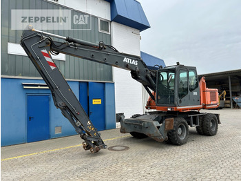 Pelle sur pneus ATLAS