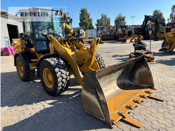 Chargeuse sur pneus CATERPILLAR 908