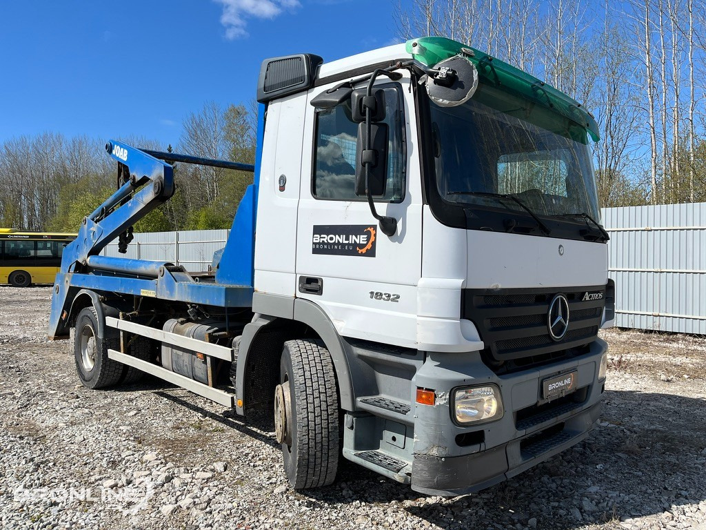 2004 Mercedes-Benz Actros 1832 Skip Loader Joab - Camion multibenne: photos 2 2004 Mercedes-Benz Actros 1832 Skip Loader Joab - Camion multibenne: photos 2