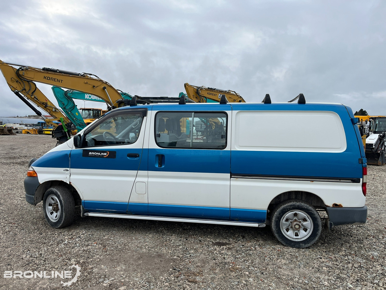 2005 Toyota HIACE 4WD D4D 2.5d 75kW - Voiture: photos 5 2005 Toyota HIACE 4WD D4D 2.5d 75kW - Voiture: photos 5