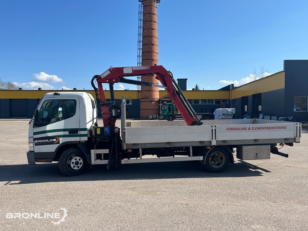 2011 Mitsubishi Fuso Canter + HMF 635K3 - Camion plateau: photos 3 2011 Mitsubishi Fuso Canter + HMF 635K3 - Camion plateau: photos 3