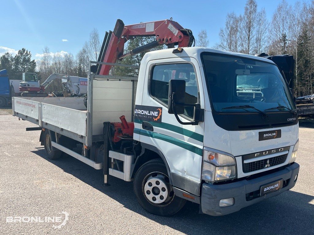 2011 Mitsubishi Fuso Canter + HMF 635K3 - Camion plateau: photos 2 2011 Mitsubishi Fuso Canter + HMF 635K3 - Camion plateau: photos 2