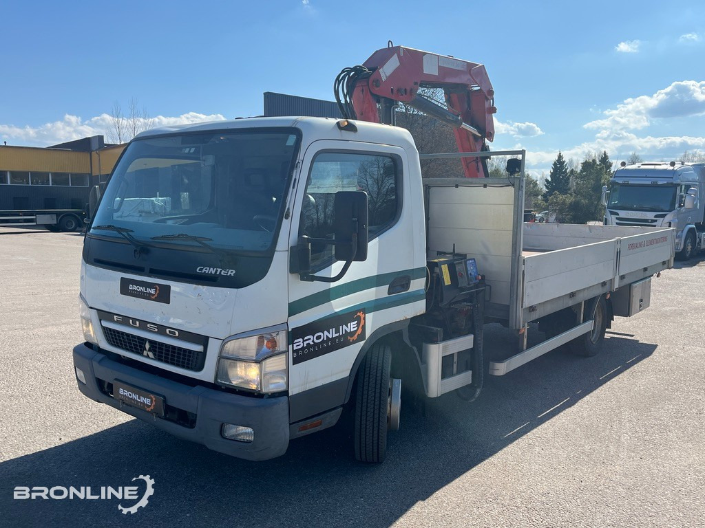 2011 Mitsubishi Fuso Canter + HMF 635K3 - Camion plateau: photos 1 2011 Mitsubishi Fuso Canter + HMF 635K3 - Camion plateau: photos 1
