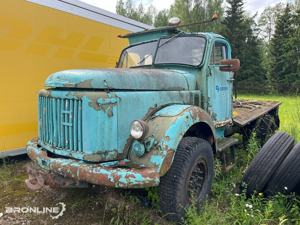 Vana Volvo veoauto - Camion plateau: photos 1 Vana Volvo veoauto - Camion plateau: photos 1