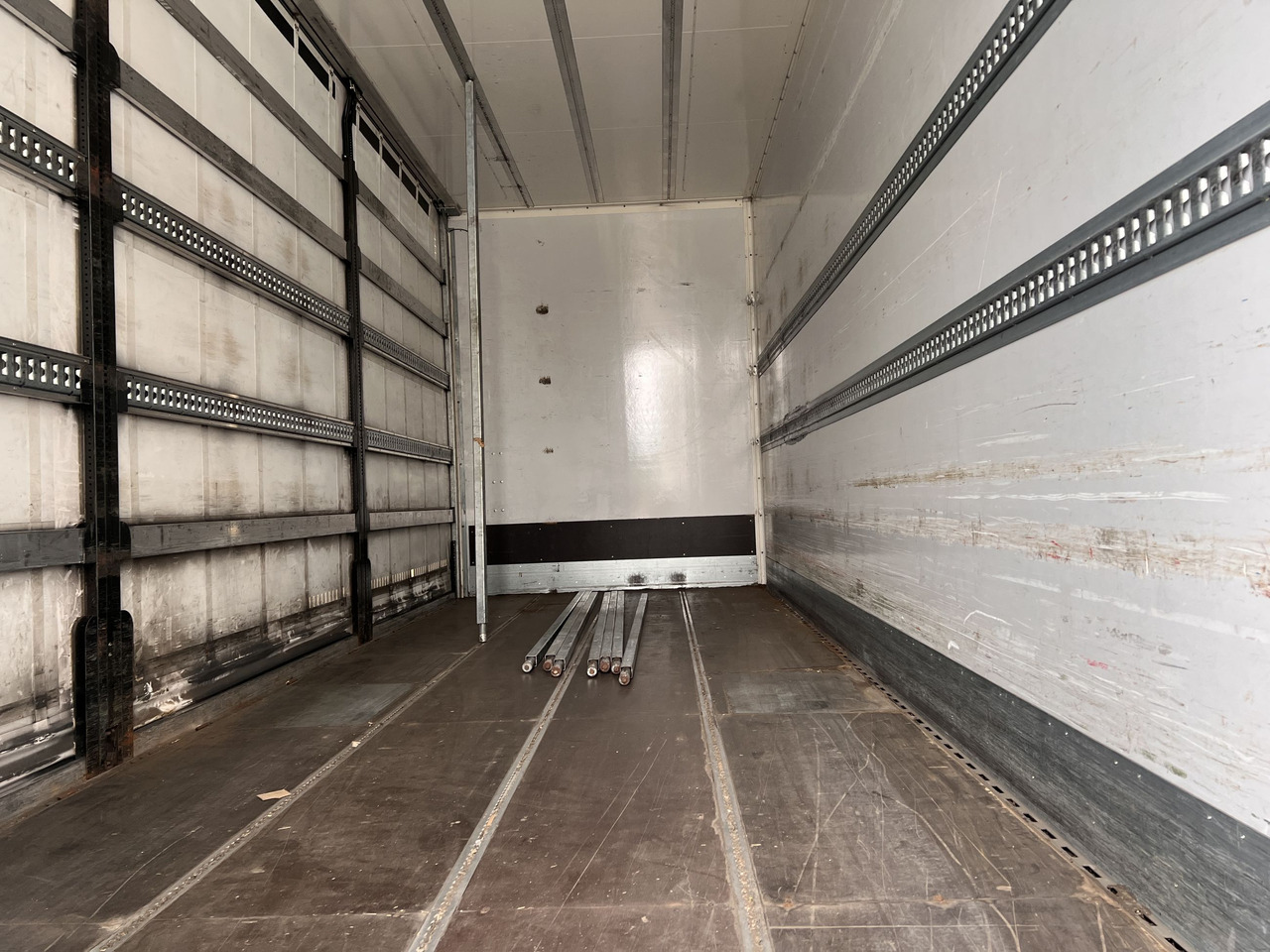 Ackermann Z-KA-F10.5/7,6 1 Achs Jumbo- Planenanhänger 10,5 t GG - Remorque rideaux coulissants: photos 2 Ackermann Z-KA-F10.5/7,6 1 Achs Jumbo- Planenanhänger 10,5 t GG - Remorque rideaux coulissants: photos 2