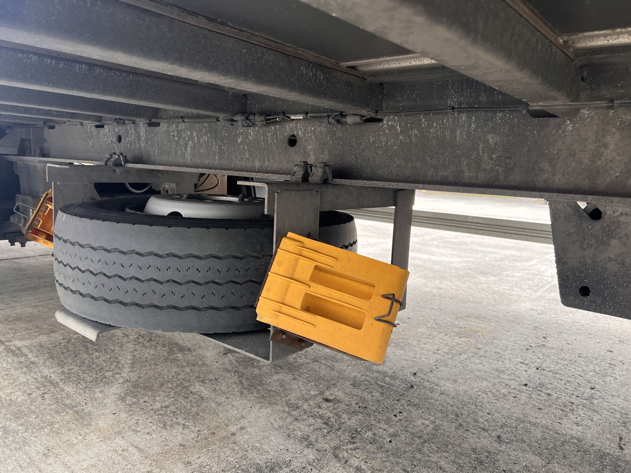 Ackermann Z-KA-F10.5/7,6 1 Achs Jumbo- Planenanhänger 10,5 t GG - Remorque rideaux coulissants: photos 4 Ackermann Z-KA-F10.5/7,6 1 Achs Jumbo- Planenanhänger 10,5 t GG - Remorque rideaux coulissants: photos 4