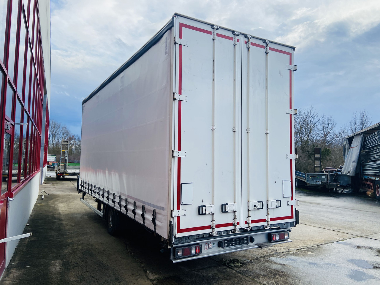 Ackermann Z-KA-F10.5/7,6 1 Achs Planenanhänger 10,5 t GG - Remorque fourgon: photos 4 Ackermann Z-KA-F10.5/7,6 1 Achs Planenanhänger 10,5 t GG - Remorque fourgon: photos 4