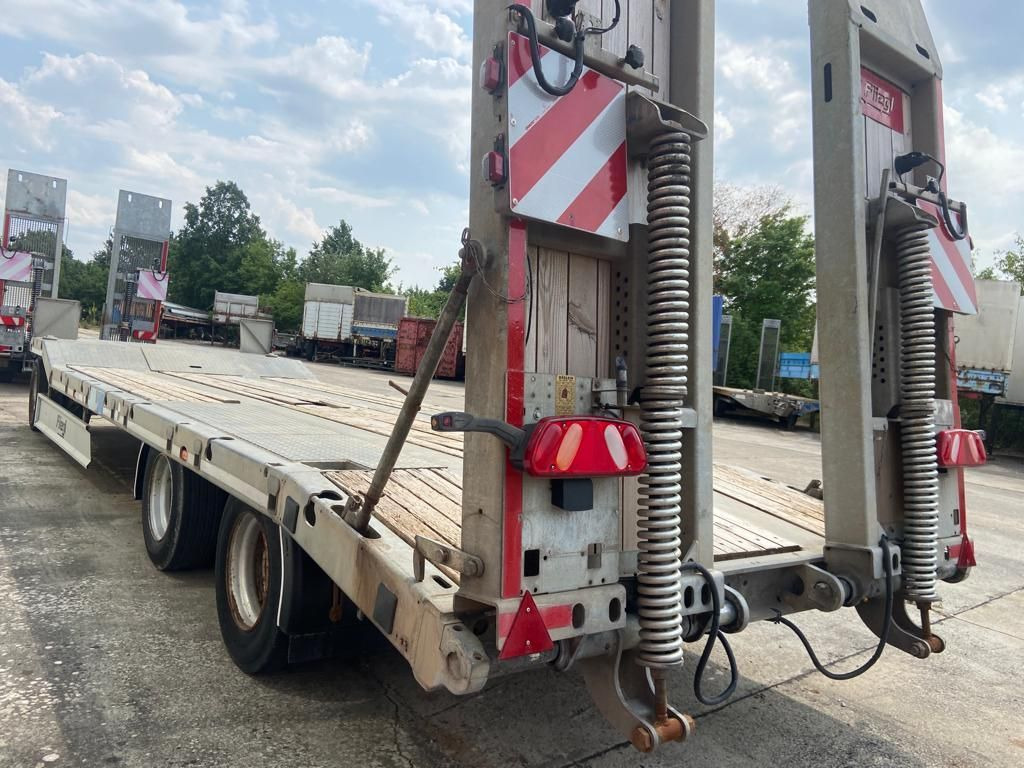 Fliegl DTS 300 3 Achs Tiefladeranhänger - Remorque porte-engin surbaissée: photos 4 Fliegl DTS 300 3 Achs Tiefladeranhänger - Remorque porte-engin surbaissée: photos 4