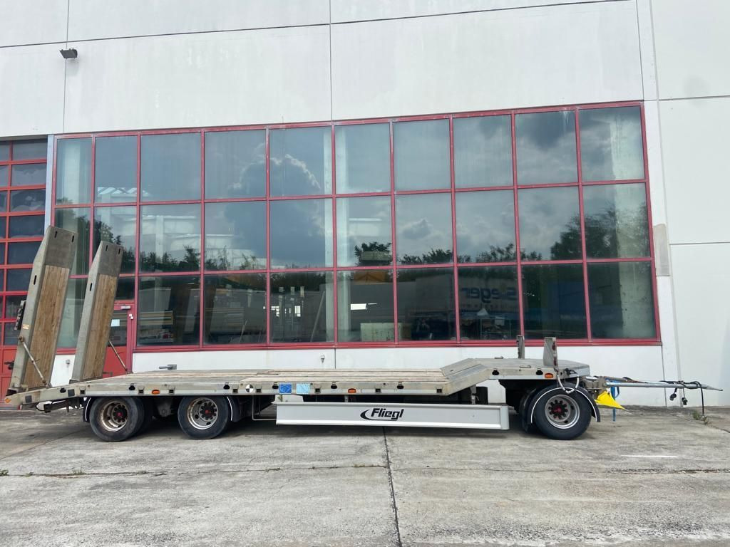 Fliegl DTS 300 3 Achs Tiefladeranhänger - Remorque porte-engin surbaissée: photos 3 Fliegl DTS 300 3 Achs Tiefladeranhänger - Remorque porte-engin surbaissée: photos 3