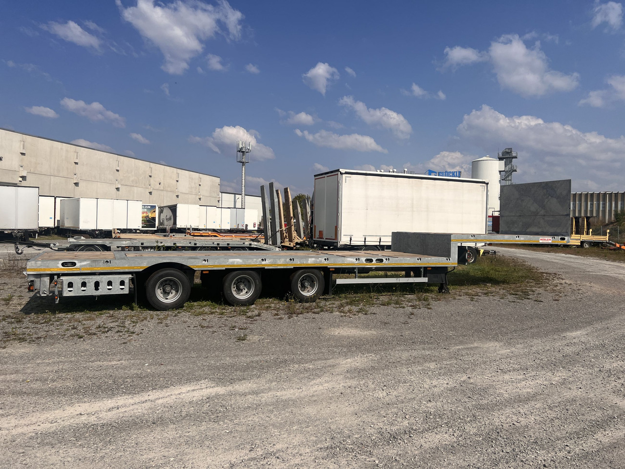 Möslein ST 3 Plato 8,7 3 Achs Satteltieflader Plato 45 t GGfür Fertigteile, Baumaschinen - Semi-remorque surbaissé: photos 4 Möslein ST 3 Plato 8,7 3 Achs Satteltieflader Plato 45 t GGfür Fertigteile, Baumaschinen - Semi-remorque surbaissé: photos 4