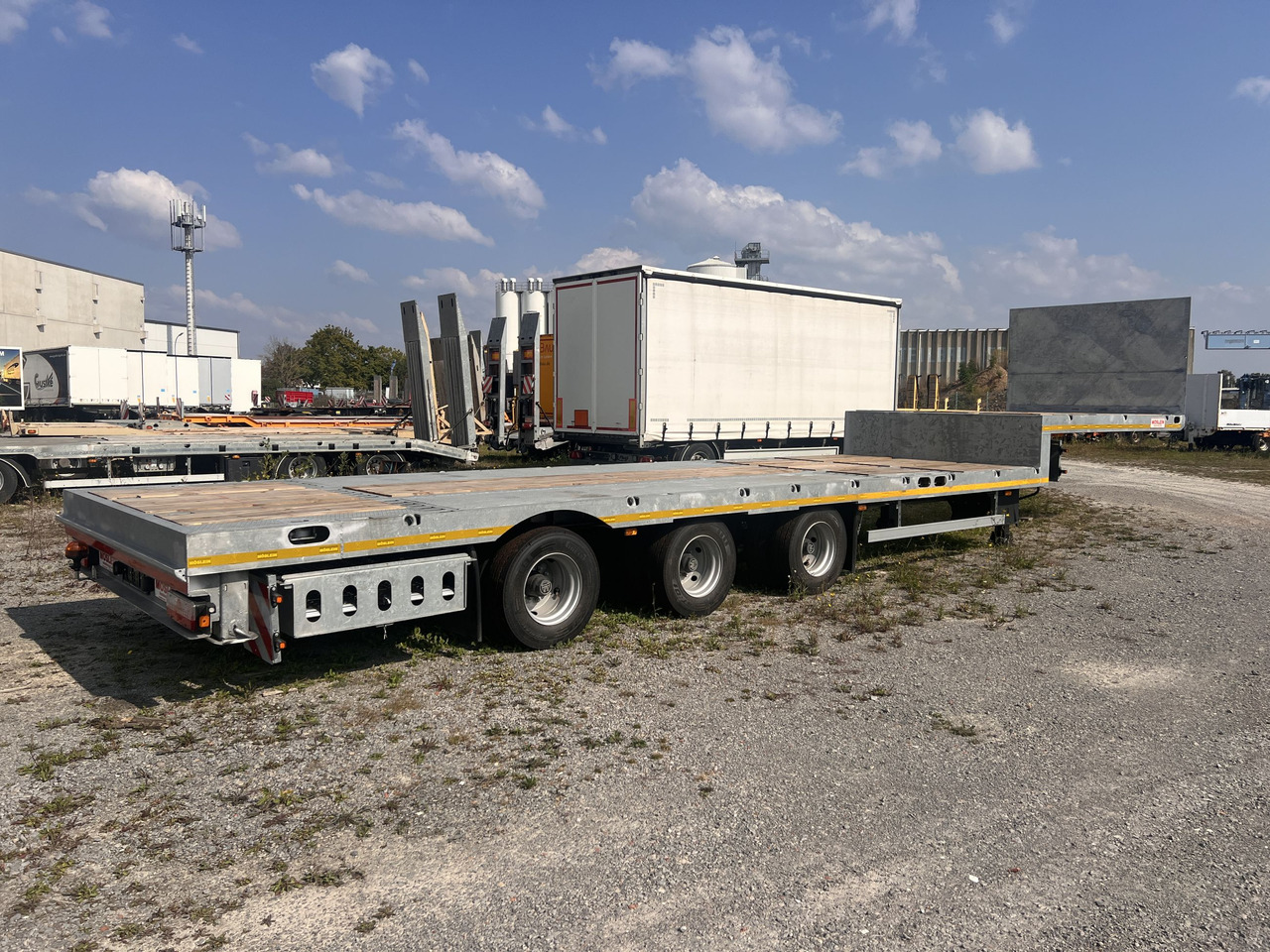 Möslein ST 3 Plato 8,7 3 Achs Satteltieflader Plato 45 t GGfür Fertigteile, Baumaschinen - Semi-remorque surbaissé: photos 3 Möslein ST 3 Plato 8,7 3 Achs Satteltieflader Plato 45 t GGfür Fertigteile, Baumaschinen - Semi-remorque surbaissé: photos 3