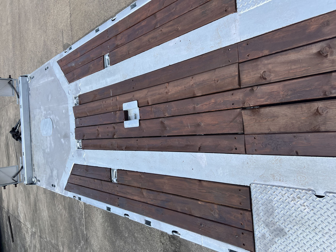 Möslein T 3-9,20 F 3 Achs Tieflader mit gerader Ladefläche 9 m, Neufahrzeug - Remorque porte-engin surbaissée: photos 2 Möslein T 3-9,20 F 3 Achs Tieflader mit gerader Ladefläche 9 m, Neufahrzeug - Remorque porte-engin surbaissée: photos 2