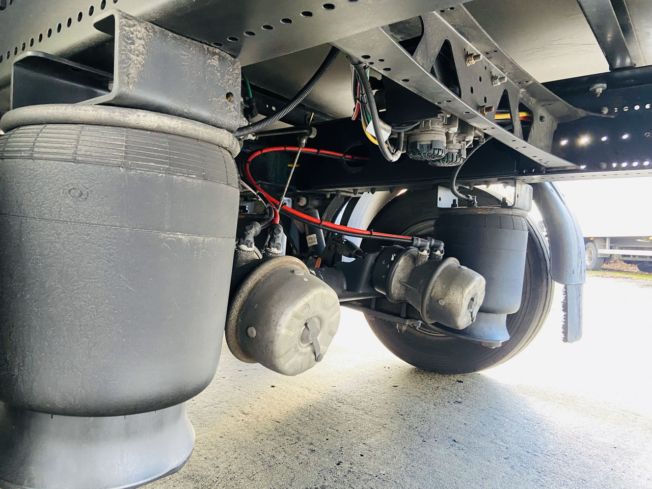 Möslein TKO 105 D 7m weiß Tandem- Koffer, Durchladbar, Neuwertig - Remorque fourgon: photos 3 Möslein TKO 105 D 7m weiß Tandem- Koffer, Durchladbar, Neuwertig - Remorque fourgon: photos 3