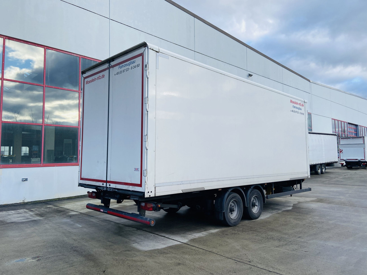 Möslein TKO 105 D 7m weiß Tandem- Koffer, Durchladbar, Neuwertig - Remorque fourgon: photos 4 Möslein TKO 105 D 7m weiß Tandem- Koffer, Durchladbar, Neuwertig - Remorque fourgon: photos 4