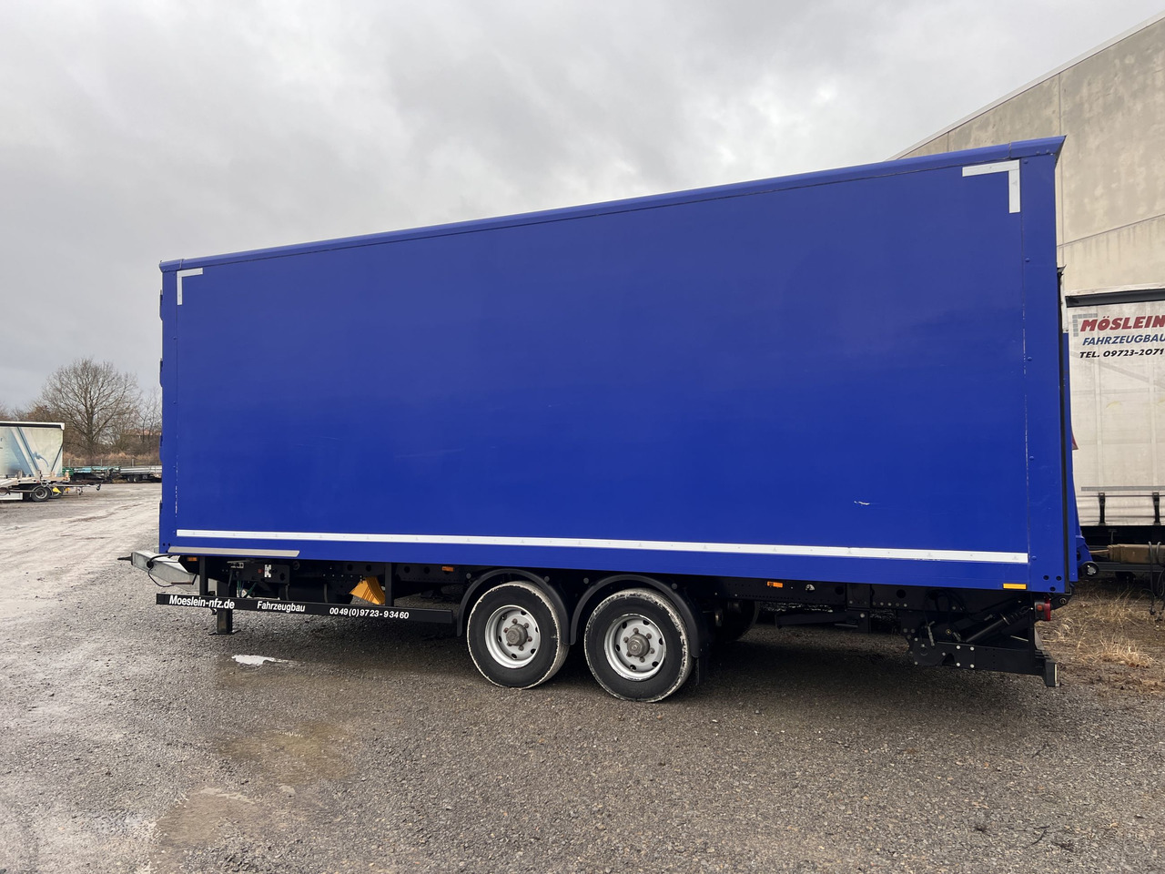 Möslein TKO 105 DL Schwebheim Tandem Koffer, Ladebordwand + Durchladbar, Wenig Benutzt - Remorque fourgon: photos 4 Möslein TKO 105 DL Schwebheim Tandem Koffer, Ladebordwand + Durchladbar, Wenig Benutzt - Remorque fourgon: photos 4