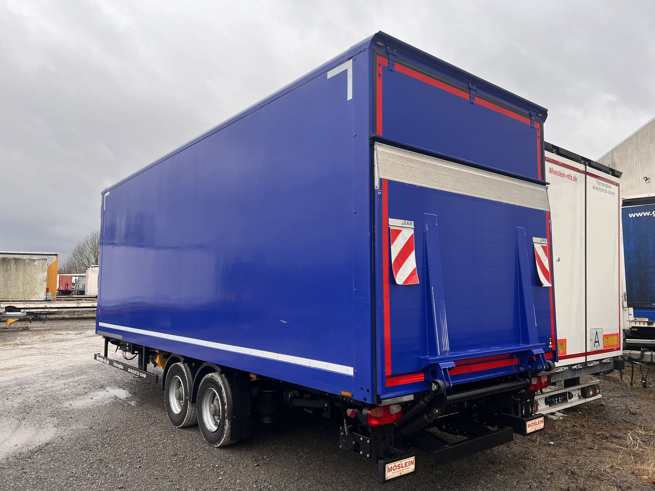 Möslein TKO 105 DL Schwebheim Tandem Koffer, Ladebordwand + Durchladbar, Wenig Benutzt - Remorque fourgon: photos 3 Möslein TKO 105 DL Schwebheim Tandem Koffer, Ladebordwand + Durchladbar, Wenig Benutzt - Remorque fourgon: photos 3