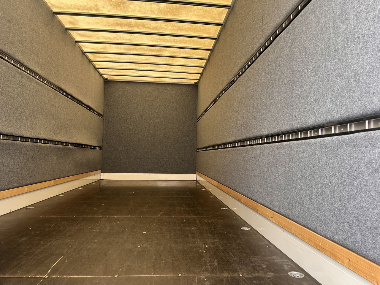 Möslein TKO 105 Schwebheim Tandem- Möbel Koffer- Anhänger - Remorque fourgon: photos 3 Möslein TKO 105 Schwebheim Tandem- Möbel Koffer- Anhänger - Remorque fourgon: photos 3