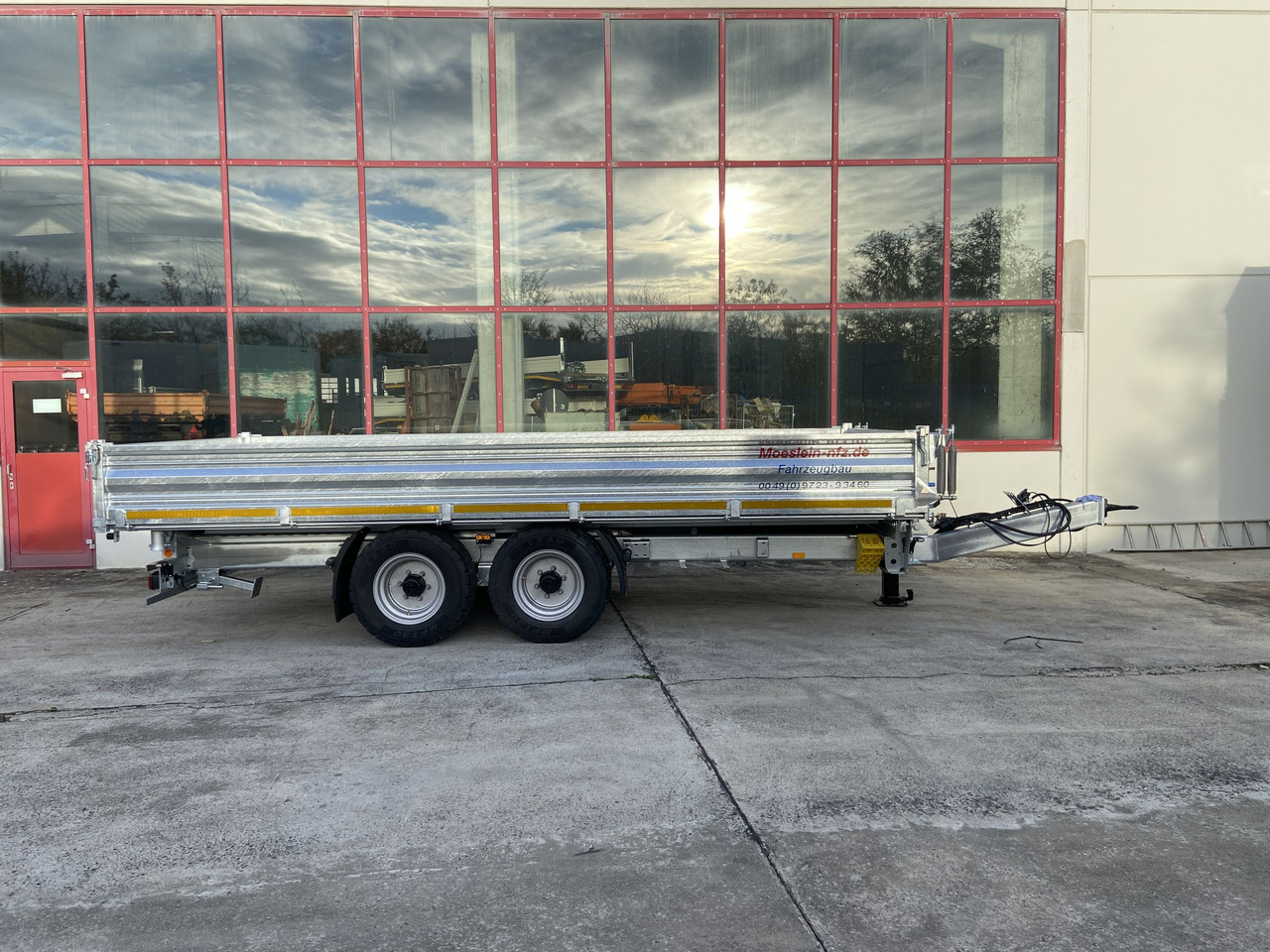 Remorque benne neuf Möslein TTD 11 Breite Reifen 5,70 lang Kipper Tieflader, Breite Reifen, 5,70 m lang-- Neufahrzeug --: photos 10 Remorque benne neuf Möslein TTD 11 Breite Reifen 5,70 lang Kipper Tieflader, Breite Reifen, 5,70 m lang-- Neufahrzeug --: photos 10