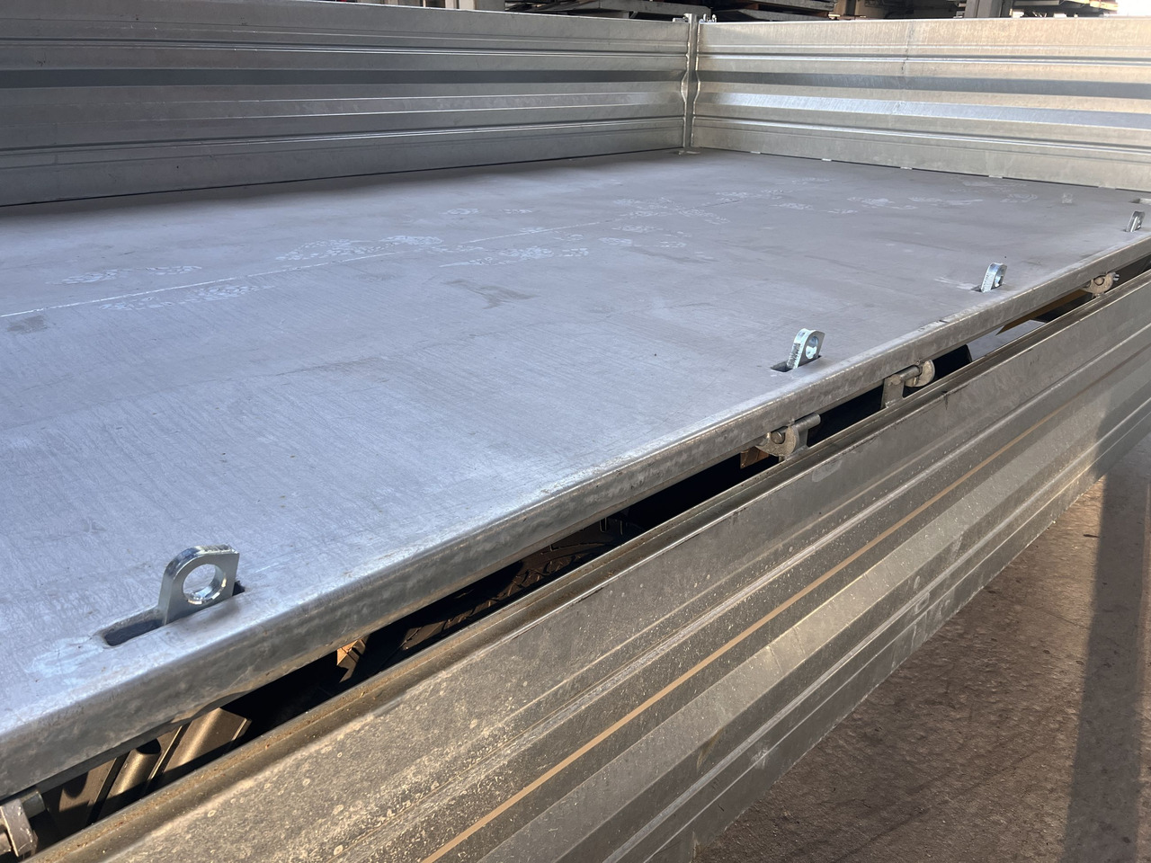 Möslein TTD 14 5,70 m 14 t Kipper Tieflader 5,70 m lang, Breite Reifen-- Neufahrzeug -- - Remorque benne: photos 2 Möslein TTD 14 5,70 m 14 t Kipper Tieflader 5,70 m lang, Breite Reifen-- Neufahrzeug -- - Remorque benne: photos 2