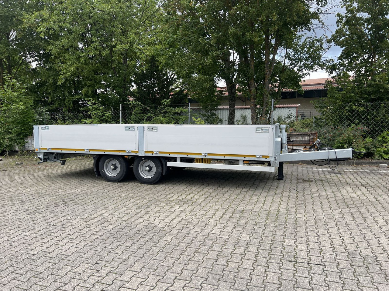 Remorque porte-engin surbaissée Möslein  Tandem- Pritschenanhänger- Tieflader: photos 10