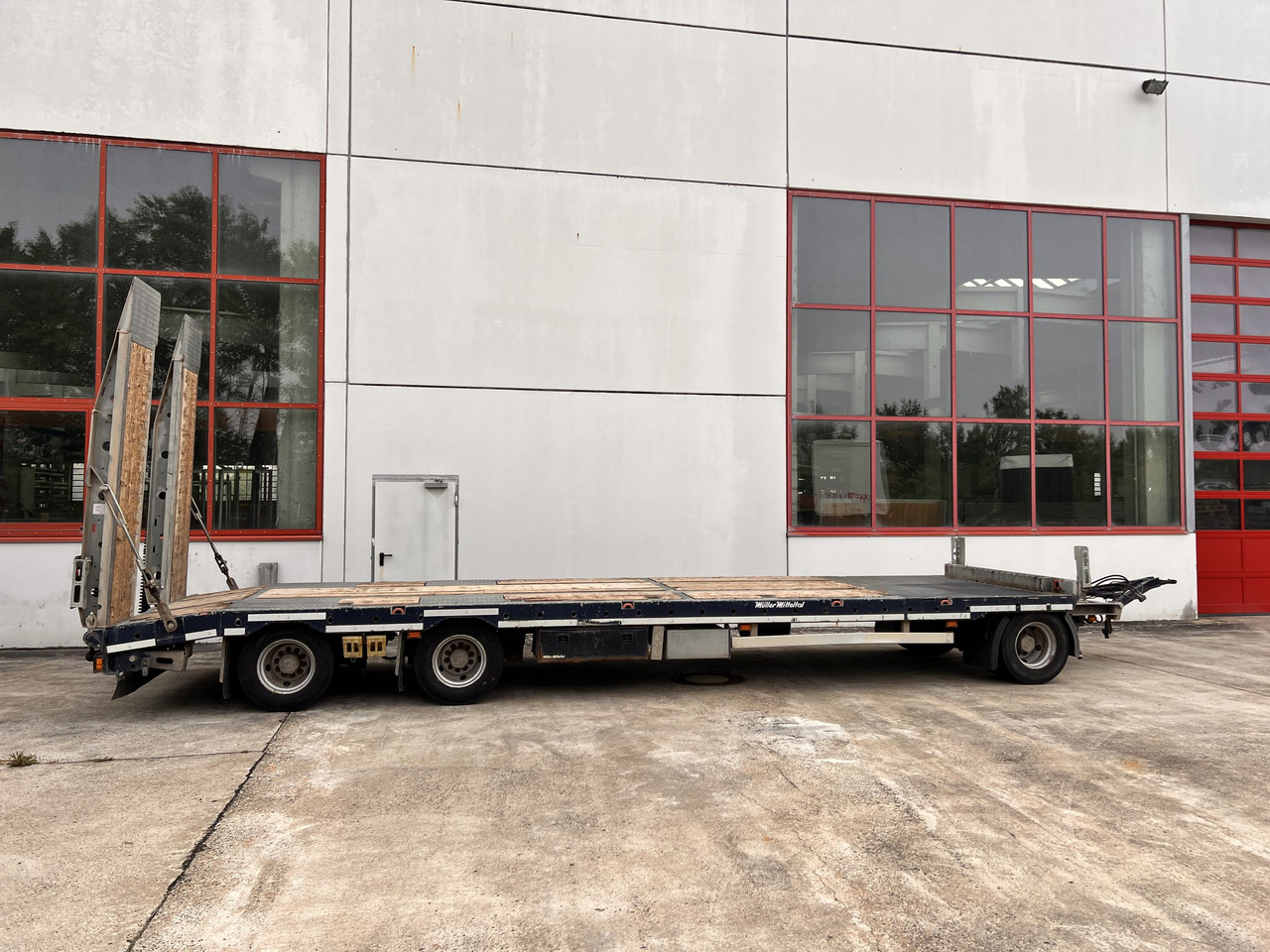 Müller Mitteltal D3 3 Achs Tieflader 9 m, Verzinkt, Wenig Benutzt - Remorque porte-engin surbaissée: photos 4 Müller Mitteltal D3 3 Achs Tieflader 9 m, Verzinkt, Wenig Benutzt - Remorque porte-engin surbaissée: photos 4