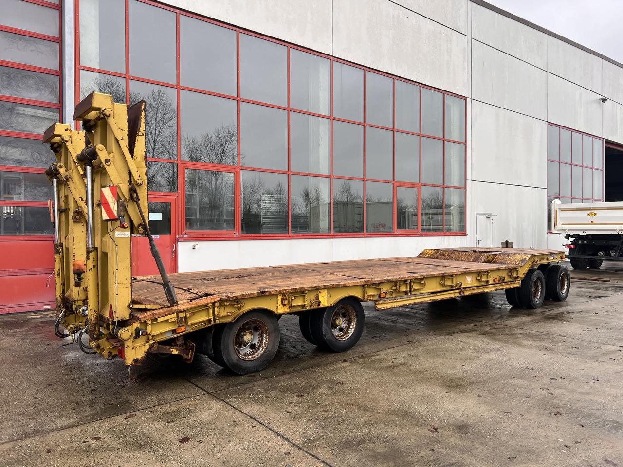 Müller Mitteltal T4 PROFI 40,0  4 Achs Tiefladeranhänger - Remorque porte-engin surbaissée: photos 2 Müller Mitteltal T4 PROFI 40,0  4 Achs Tiefladeranhänger - Remorque porte-engin surbaissée: photos 2