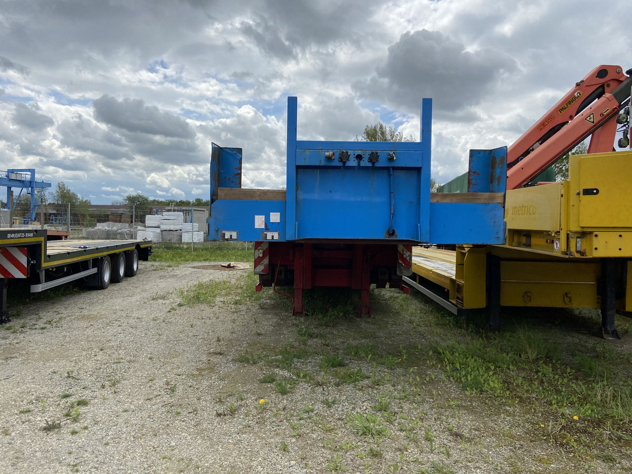 Stp 3 Achs Satteltieflader Platofür Fertigteile oder Baumaschinen - Semi-remorque surbaissé: photos 2 Stp 3 Achs Satteltieflader Platofür Fertigteile oder Baumaschinen - Semi-remorque surbaissé: photos 2