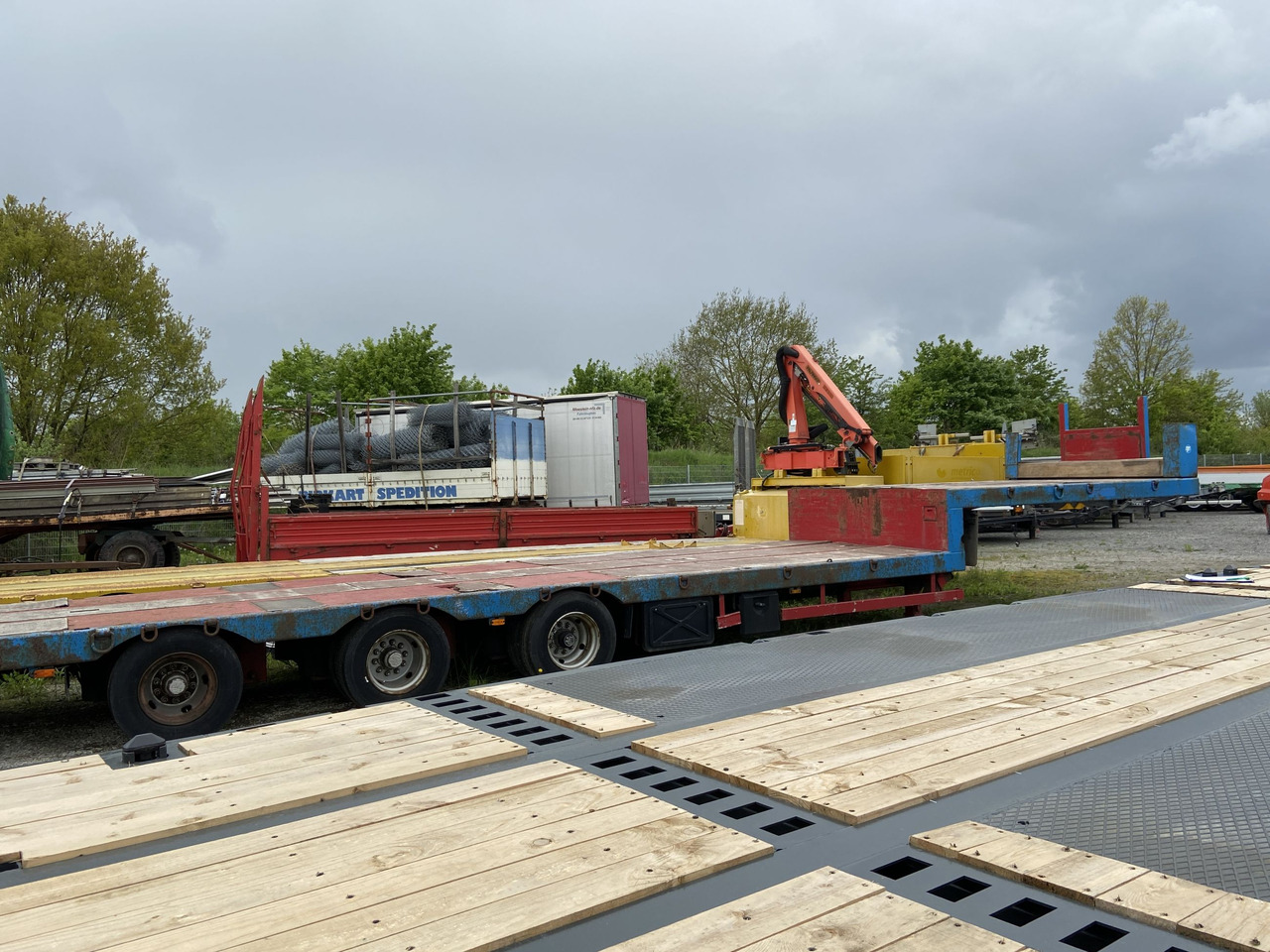 Stp 3 Achs Satteltieflader Platofür Fertigteile oder Baumaschinen - Semi-remorque surbaissé: photos 4 Stp 3 Achs Satteltieflader Platofür Fertigteile oder Baumaschinen - Semi-remorque surbaissé: photos 4