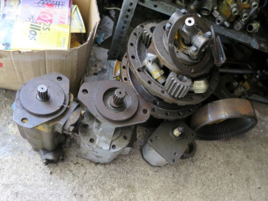 JCB 3D ( VARIAS PIEZAS DE REPUESTO) - Transmission pour Engins de chantier: photos 2 JCB 3D ( VARIAS PIEZAS DE REPUESTO) - Transmission pour Engins de chantier: photos 2