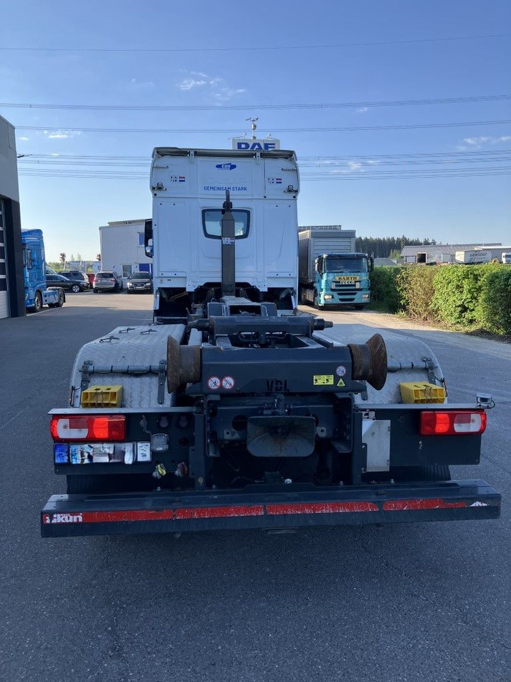 DAF FAN XF 480 mit VDL Abrollkipper DAF FAN XF 480 mit VDL Abrollkipper - Camion ampliroll: photos 5 DAF FAN XF 480 mit VDL Abrollkipper DAF FAN XF 480 mit VDL Abrollkipper - Camion ampliroll: photos 5