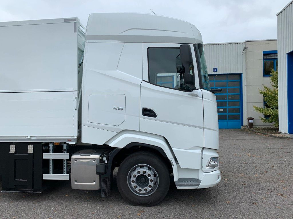 DAF FAN XG 480 Swing-Board mit LBW - Camion pour le transport de boissons: photos 3 DAF FAN XG 480 Swing-Board mit LBW - Camion pour le transport de boissons: photos 3