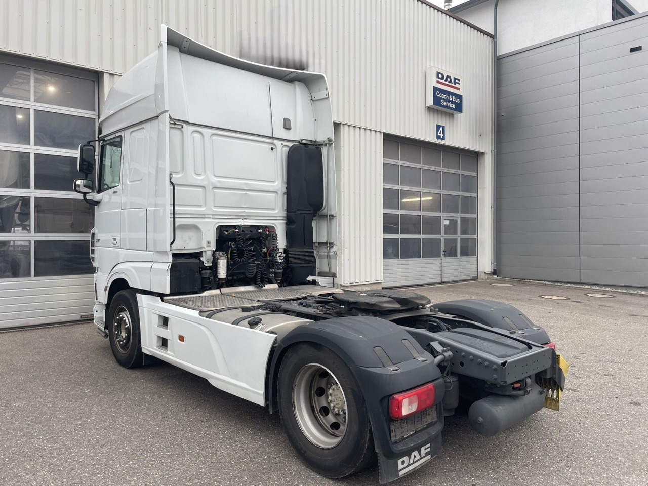 DAF FT XF480 SSC, 2x Tank, Standklima, Lampenbügel DAF FT XF480 SSC, 2x Tank, Standklima, Lampenbügel - Tracteur routier: photos 4 DAF FT XF480 SSC, 2x Tank, Standklima, Lampenbügel DAF FT XF480 SSC, 2x Tank, Standklima, Lampenbügel - Tracteur routier: photos 4