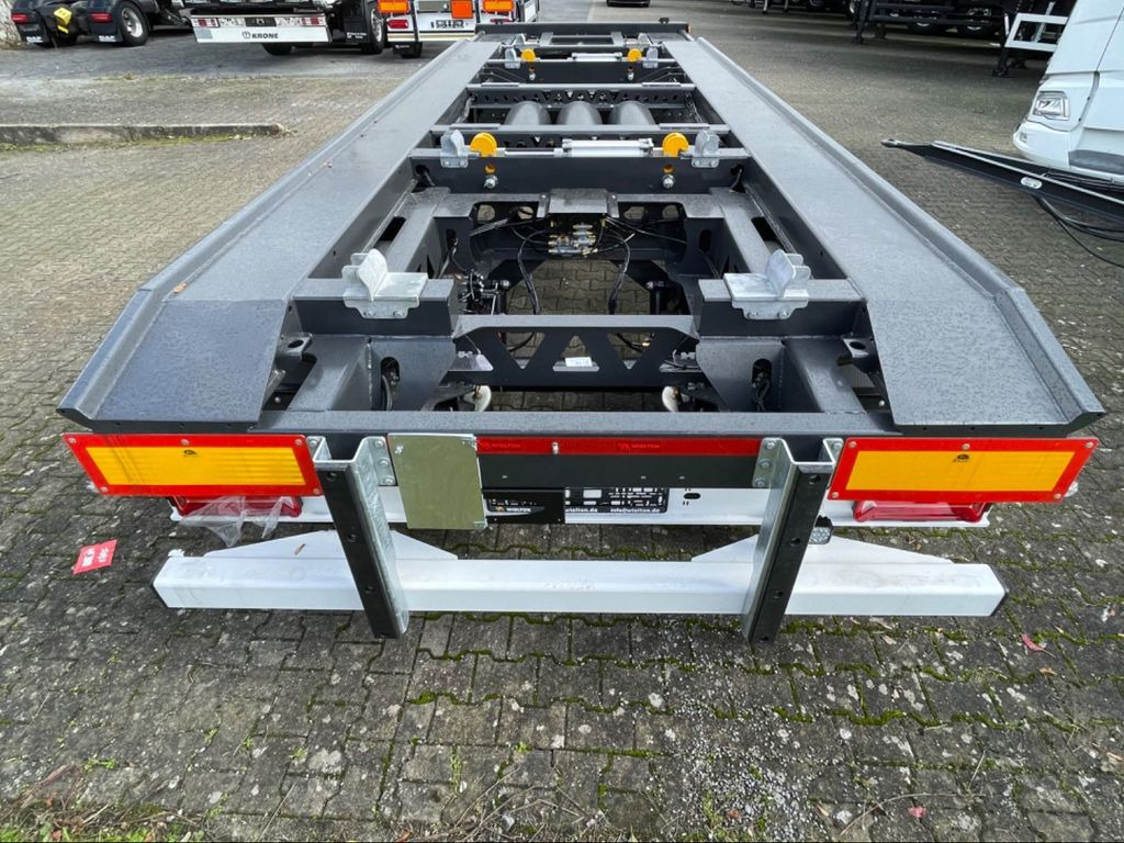 Wielton 2-Achs Außenroller-Abrollanhänger Wielton 2-Achs Außenroller-Abrollanhänger - Remorque ampliroll/ Multibenne: photos 4 Wielton 2-Achs Außenroller-Abrollanhänger Wielton 2-Achs Außenroller-Abrollanhänger - Remorque ampliroll/ Multibenne: photos 4