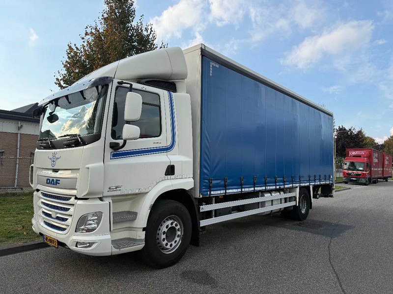 DAF CF 290 2016 - Camion fourgon: photos 1 DAF CF 290 2016 - Camion fourgon: photos 1
