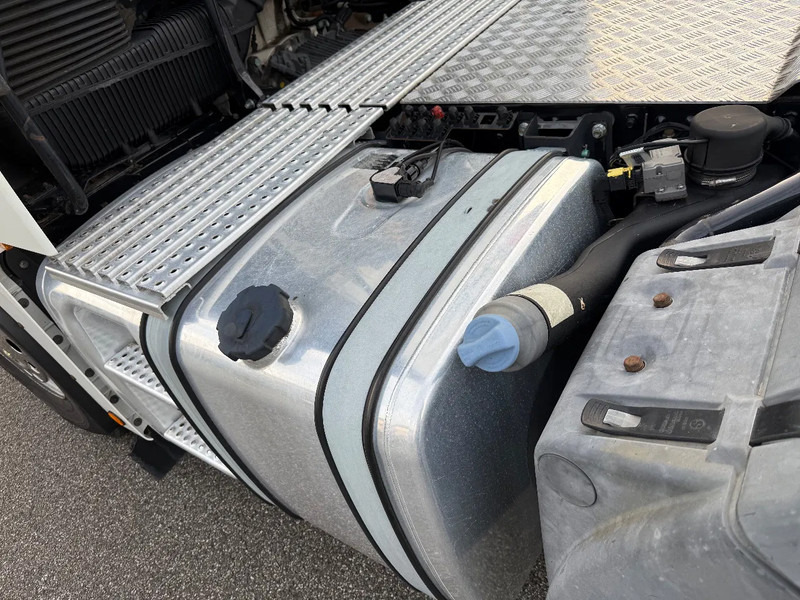 MAN TGX 26.440 6X2 BLS ONLY 485.000 km 3-2016 - crédit-bail MAN TGX 26.440 6X2 BLS ONLY 485.000 km 3-2016: photos 19 MAN TGX 26.440 6X2 BLS ONLY 485.000 km 3-2016 - crédit-bail MAN TGX 26.440 6X2 BLS ONLY 485.000 km 3-2016: photos 19