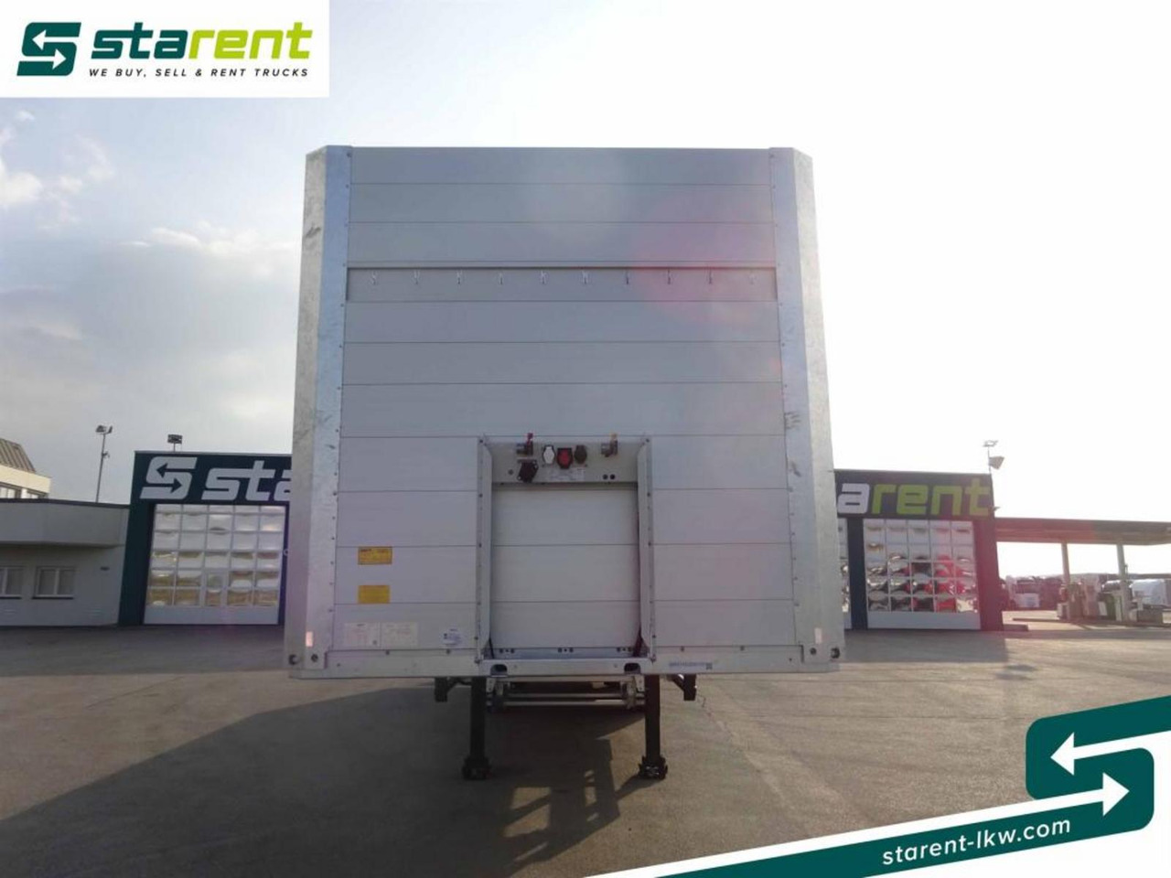 Schmitz Baustofftrailer Liftachse Rungen 80cm Bordwände - Semi-remorque plateau: photos 2 Schmitz Baustofftrailer Liftachse Rungen 80cm Bordwände - Semi-remorque plateau: photos 2