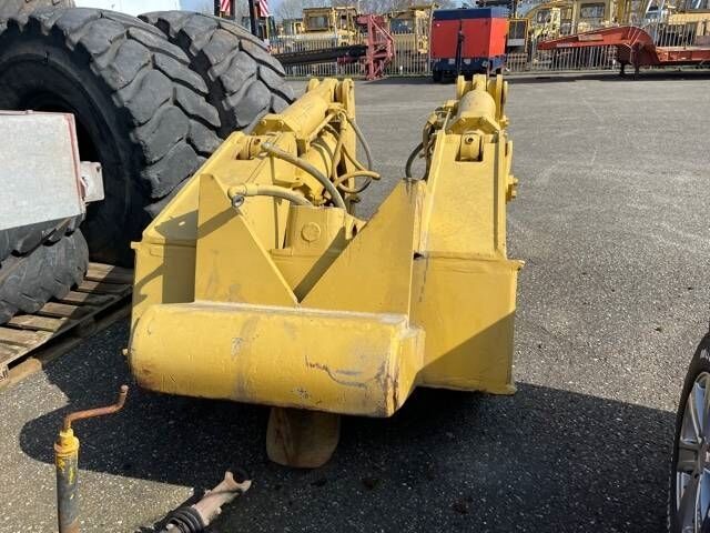 CAT D 8 R Ripper CAT D 8 R Ripper - Ripper pour Engins de chantier: photos 2 CAT D 8 R Ripper CAT D 8 R Ripper - Ripper pour Engins de chantier: photos 2