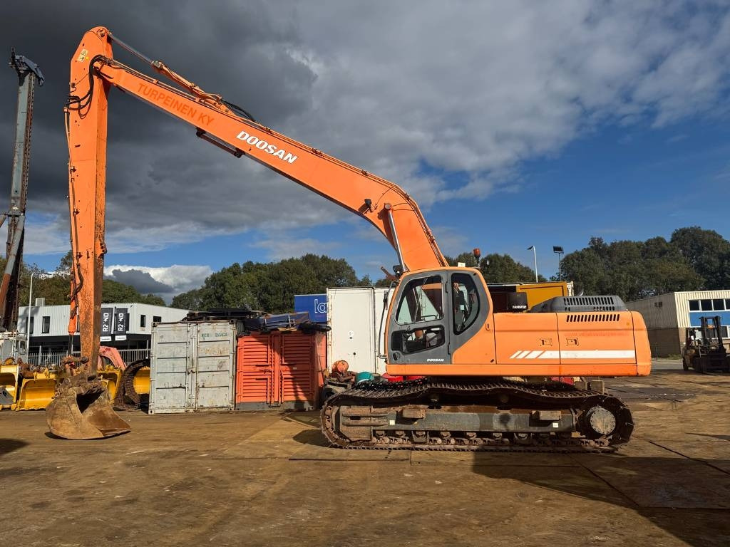 Doosan DX 300 LC ( 4.690 original hours 18M long reach ) - Pelle: photos 1 Doosan DX 300 LC ( 4.690 original hours 18M long reach ) - Pelle: photos 1