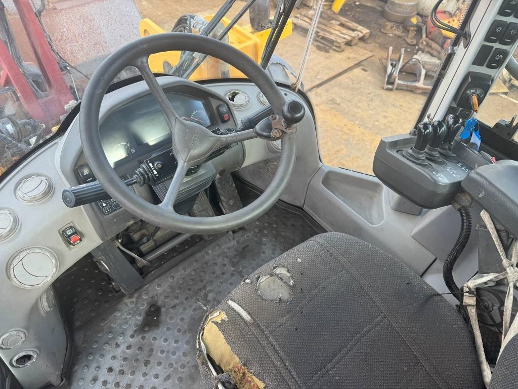 Chargeuse sur pneus Volvo L 120 G: photos 16