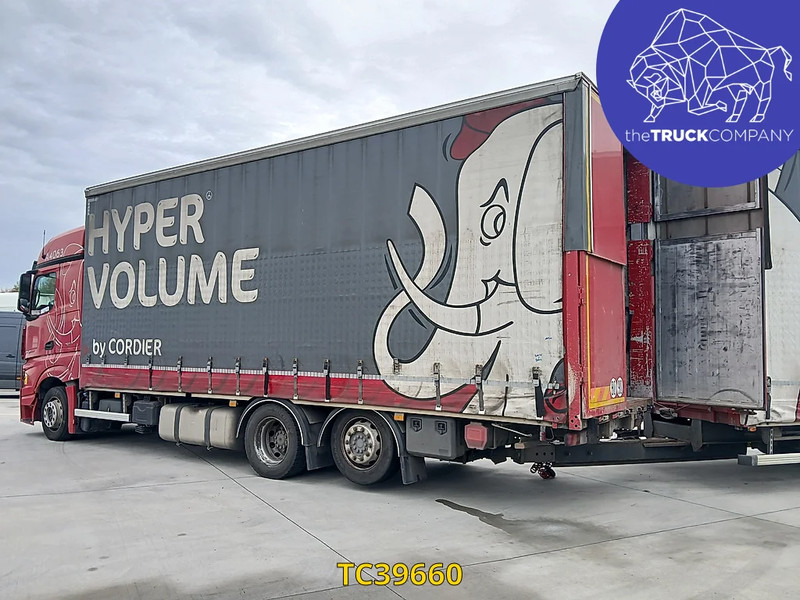 Mercedes-Benz Actros - Camion à rideaux coulissants: photos 3 Mercedes-Benz Actros - Camion à rideaux coulissants: photos 3