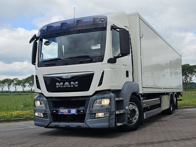 MAN 26.320 TGS 6X2-4 LL TAILLIFT - Camion fourgon: photos 1 MAN 26.320 TGS 6X2-4 LL TAILLIFT - Camion fourgon: photos 1